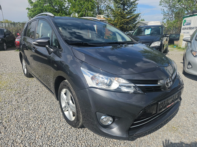 Toyota Verso Toyota Verso 1.6 D4D - автомобили, коли, обяви за нови и употребявани 2