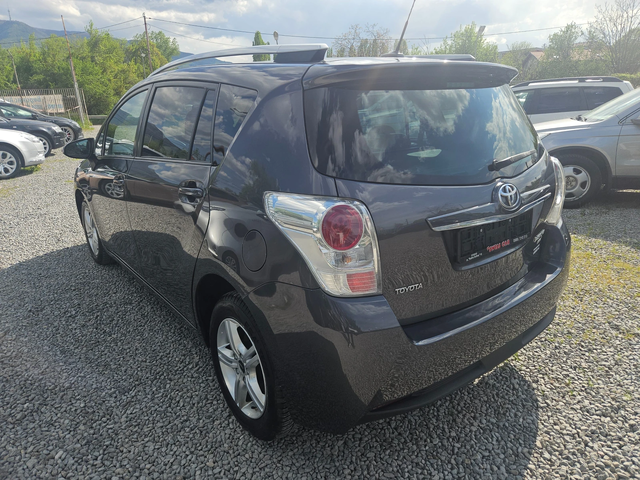 Toyota Verso Toyota Verso 1.6 D4D - автомобили, коли, обяви за нови и употребявани 3