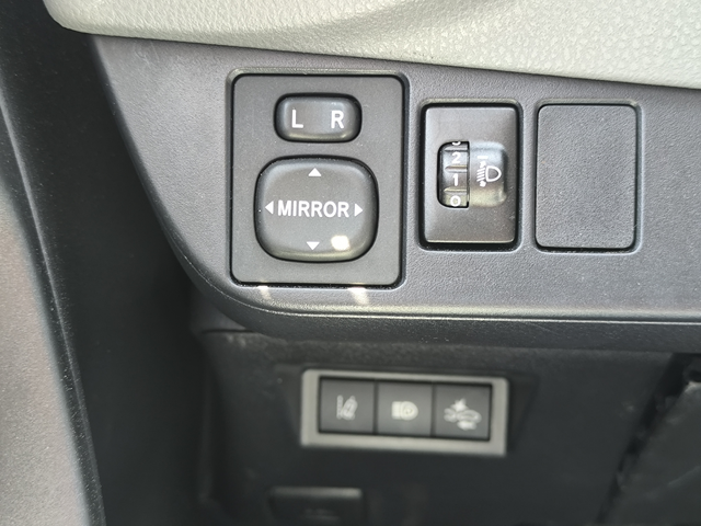 Toyota Yaris 1.0VVT-i - автомобили, коли, обяви за нови и употребявани 16