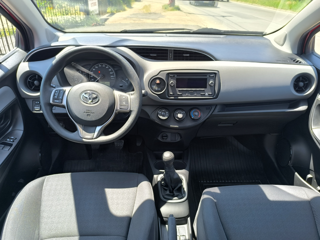 Toyota Yaris 1.0VVT-i - автомобили, коли, обяви за нови и употребявани 9