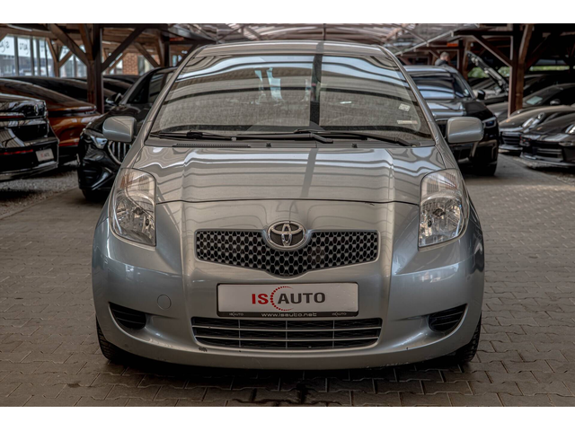 Toyota Yaris 1.3 VVT-i/Автоматик - автомобили, коли, обяви за нови и употребявани 0