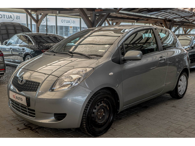 Toyota Yaris 1.3 VVT-i/Автоматик - автомобили, коли, обяви за нови и употребявани 2