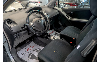 Toyota Yaris 1.3 VVT-i/Автоматик - автомобили, коли, обяви за нови и употребявани 6