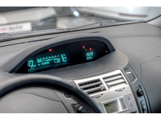 Toyota Yaris 1.3 VVT-i/Автоматик - автомобили, коли, обяви за нови и употребявани 9