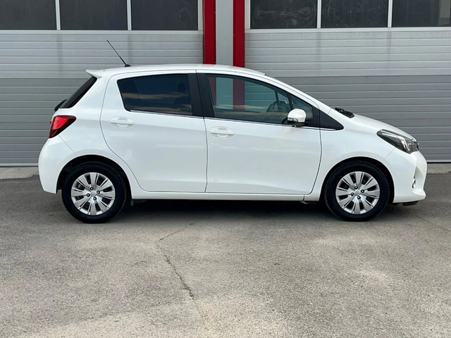 Toyota Yaris 1.4D-4D - автомобили, коли, обяви за нови и употребявани 3