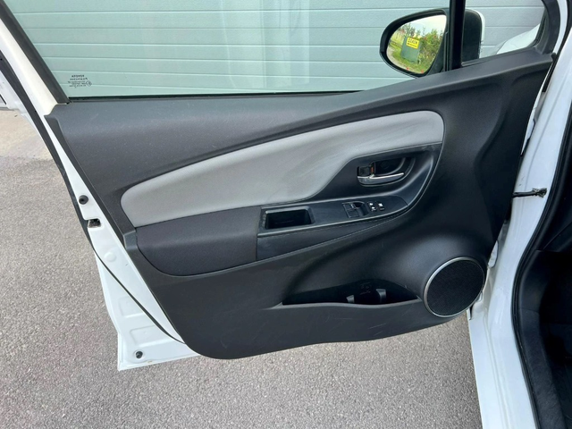 Toyota Yaris 1.4D-4D - автомобили, коли, обяви за нови и употребявани 7