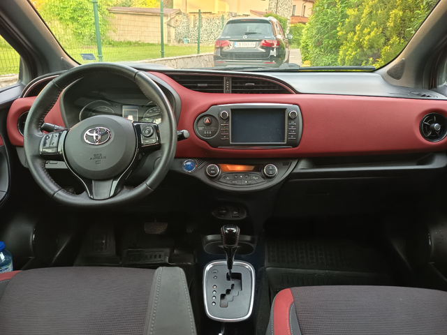 Toyota Yaris 1.5 VVT-i (100 кс) Hybrid e-CVT - автомобили, коли, обяви за нови и употребявани 6