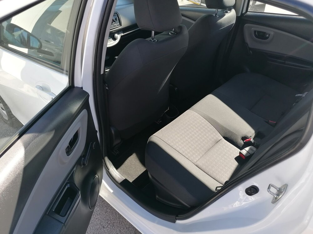 Toyota Yaris 1.5 VVT-i HYBRID - автомобили, коли, обяви за нови и употребявани 3