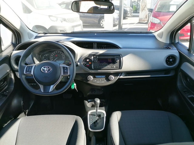 Toyota Yaris 1.5 VVT-i HYBRID - автомобили, коли, обяви за нови и употребявани 6