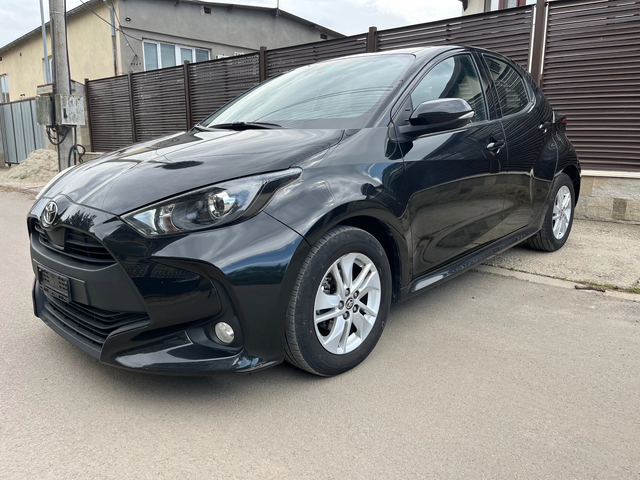 Toyota Yaris AUTOMAT 1.5i - автомобили, коли, обяви за нови и употребявани 0