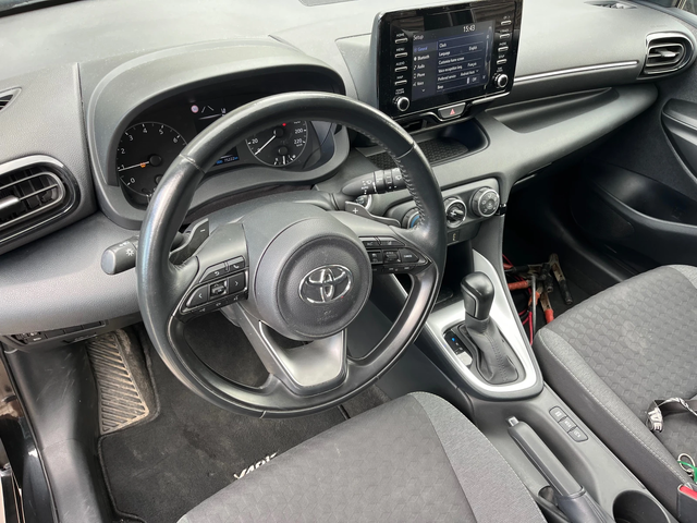 Toyota Yaris AUTOMAT 1.5i - автомобили, коли, обяви за нови и употребявани 6