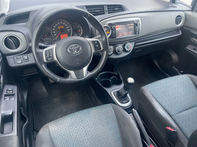 Toyota Yaris 1.0i 69к.с., нави, кам., мулти, клима, е5 - автомобили, коли, обяви за нови и употребявани 13