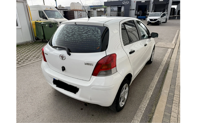 toyota-yaris - 4