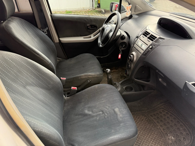 Toyota Yaris N1+ Регистрирана+ 1000куб.+ Икономична - автомобили, коли, обяви за нови и употребявани 9