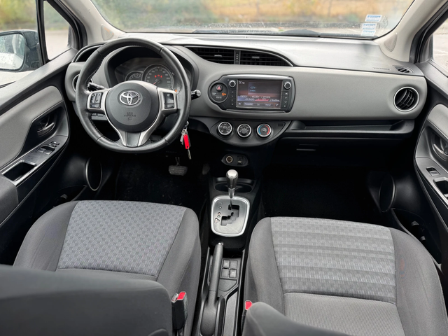 Toyota Yaris 1.3VVT-I-AUTO-NAVI - автомобили, коли, обяви за нови и употребявани 10