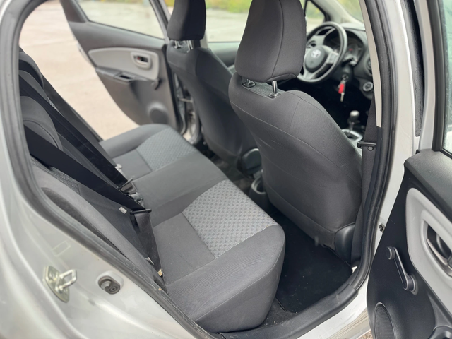 Toyota Yaris 1.3VVT-I-AUTO-NAVI - автомобили, коли, обяви за нови и употребявани 11