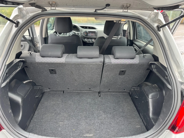 Toyota Yaris 1.3VVT-I-AUTO-NAVI - автомобили, коли, обяви за нови и употребявани 13