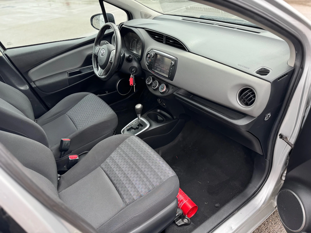 Toyota Yaris 1.3VVT-I-AUTO-NAVI - автомобили, коли, обяви за нови и употребявани 15