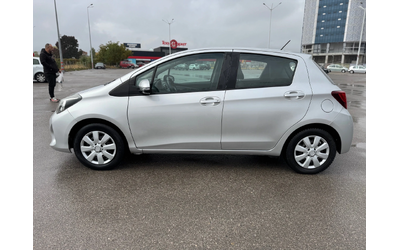Toyota Yaris 1.3VVT-I-AUTO-NAVI - автомобили, коли, обяви за нови и употребявани 6