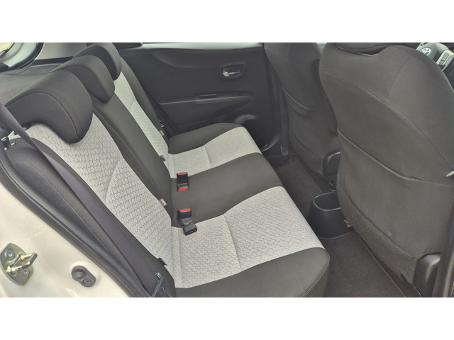 Toyota Yaris 1.4 диз. 90к.с. - автомобили, коли, обяви за нови и употребявани 14