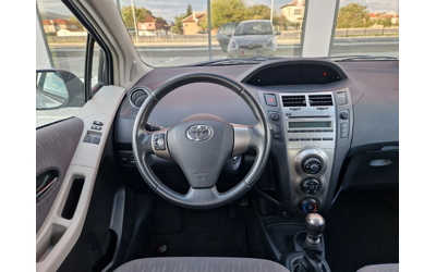 Toyota Yaris 1.3 бензин фейслифт 6 скорости - автомобили, коли, обяви за нови и употребявани 16