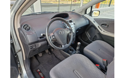 Toyota Yaris 1.3 бензин фейслифт 6 скорости - автомобили, коли, обяви за нови и употребявани 6
