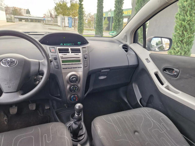 Toyota Yaris 1.33V-VT, ФЕЙСЛИФТ - автомобили, коли, обяви за нови и употребявани 15