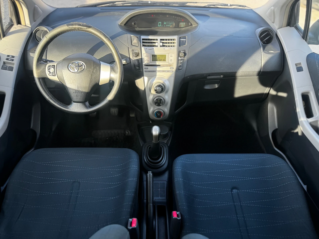 Toyota Yaris 1.0 Бензин/Климатик/Италия - автомобили, коли, обяви за нови и употребявани 10