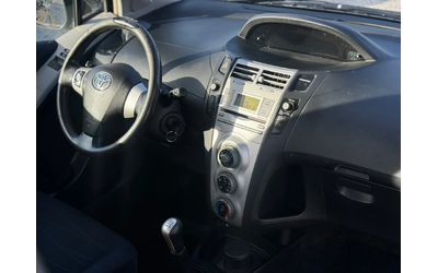 Toyota Yaris 1.0 Бензин/Климатик/Италия - автомобили, коли, обяви за нови и употребявани 14