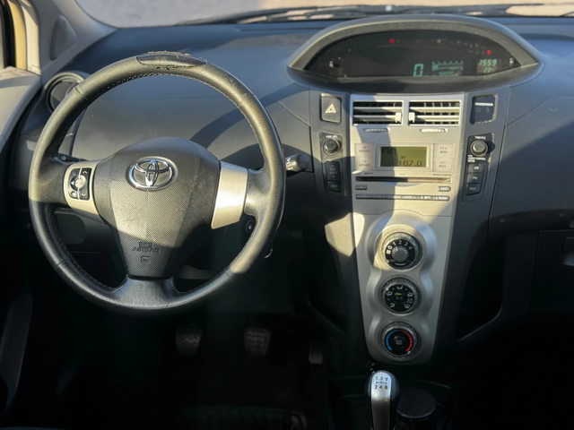 Toyota Yaris 1.0 Бензин/Климатик/Италия - автомобили, коли, обяви за нови и употребявани 15