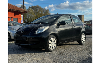 Toyota Yaris 1.0 Бензин/Климатик/Италия - автомобили, коли, обяви за нови и употребявани 16