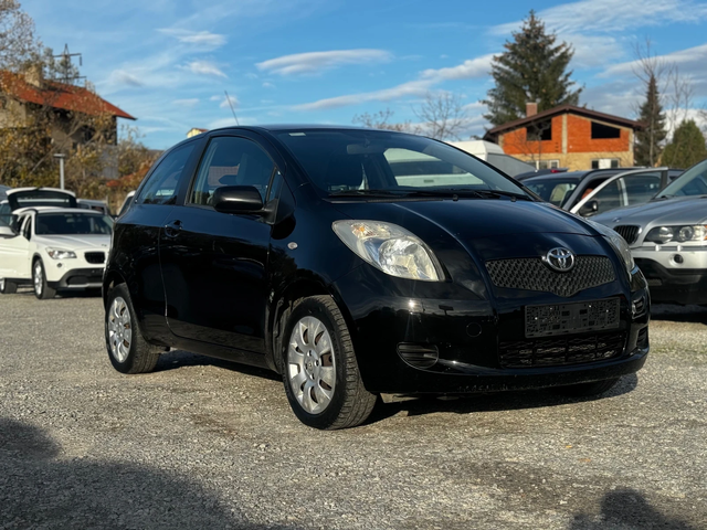 Toyota Yaris 1.0 Бензин/Климатик/Италия - автомобили, коли, обяви за нови и употребявани 3