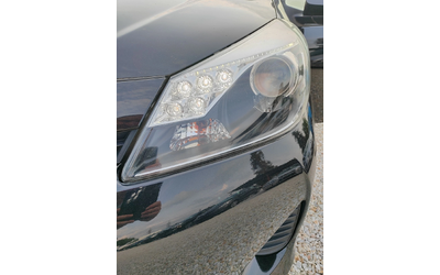 Toyota Yaris 1.5, 75к.с. Хибрид - автомобили, коли, обяви за нови и употребявани 16