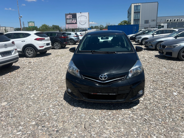 Toyota Yaris 1.0 VVTI - автомобили, коли, обяви за нови и употребявани 1