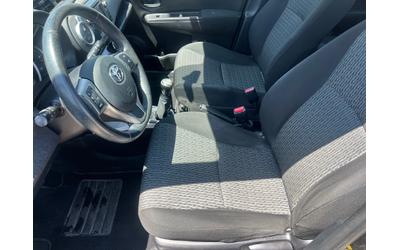 Toyota Yaris 1.0 VVTI - автомобили, коли, обяви за нови и употребявани 8