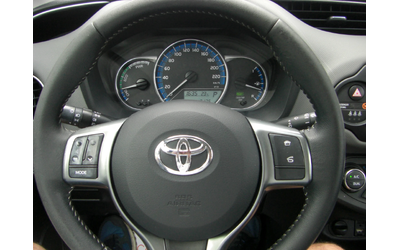 Toyota Yaris 1.5i HYBRID NAVI LED EURO 6B - автомобили, коли, обяви за нови и употребявани 10