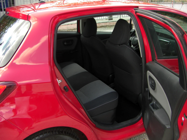 Toyota Yaris 1.5i HYBRID NAVI LED EURO 6B - автомобили, коли, обяви за нови и употребявани 13