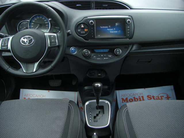 Toyota Yaris 1.5i HYBRID NAVI LED EURO 6B - автомобили, коли, обяви за нови и употребявани 9