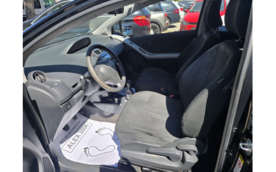 toyota-yaris - 4