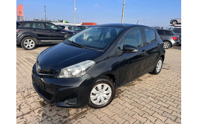 toyota-yaris - 0