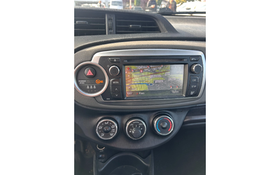 Toyota Yaris 1.0i NAVI/KAMERA EURO 5 - автомобили, коли, обяви за нови и употребявани 11