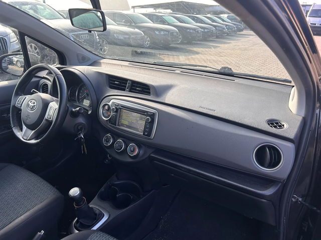 Toyota Yaris 1.0i NAVI/KAMERA EURO 5 - автомобили, коли, обяви за нови и употребявани 9