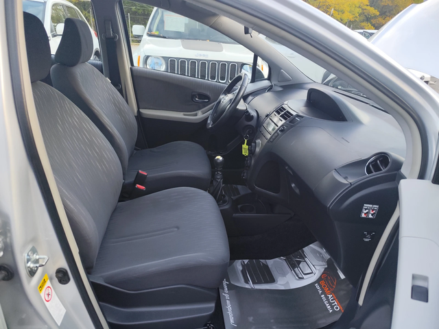 Toyota Yaris 1.4D-4D* KLIMA* - автомобили, коли, обяви за нови и употребявани 10