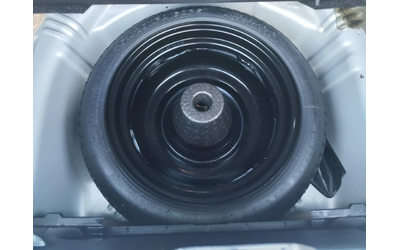 Toyota Yaris 1.4D-4D* KLIMA* - автомобили, коли, обяви за нови и употребявани 11