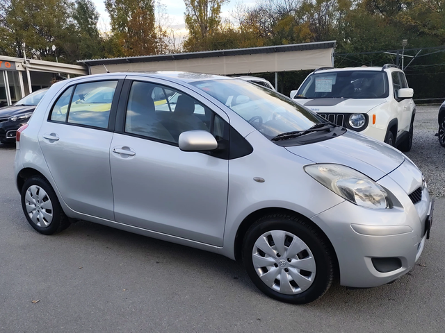 Toyota Yaris 1.4D-4D* KLIMA* - автомобили, коли, обяви за нови и употребявани 2