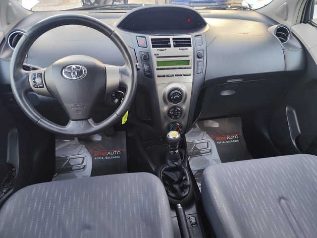 Toyota Yaris 1.4D-4D* KLIMA* - автомобили, коли, обяви за нови и употребявани 7