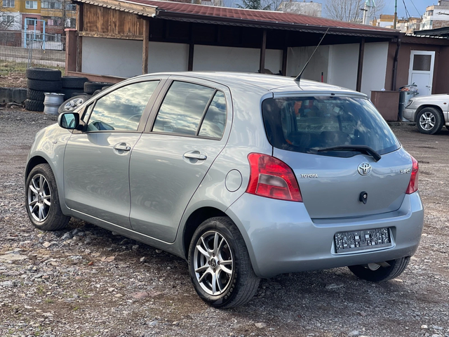 Toyota Yaris 1.0 VVT-i - автомобили, коли, обяви за нови и употребявани 2