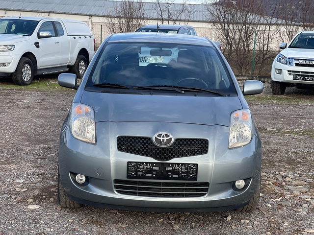 Toyota Yaris 1.0 VVT-i - автомобили, коли, обяви за нови и употребявани 7