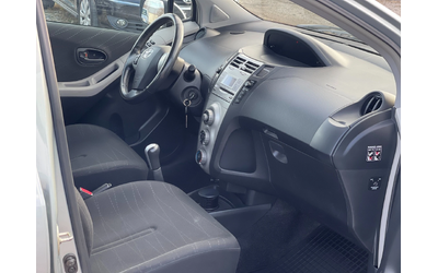 Toyota Yaris 1.0 VVT-i - автомобили, коли, обяви за нови и употребявани 9