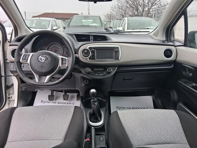 Toyota Yaris Navi* kamera* - автомобили, коли, обяви за нови и употребявани 10
